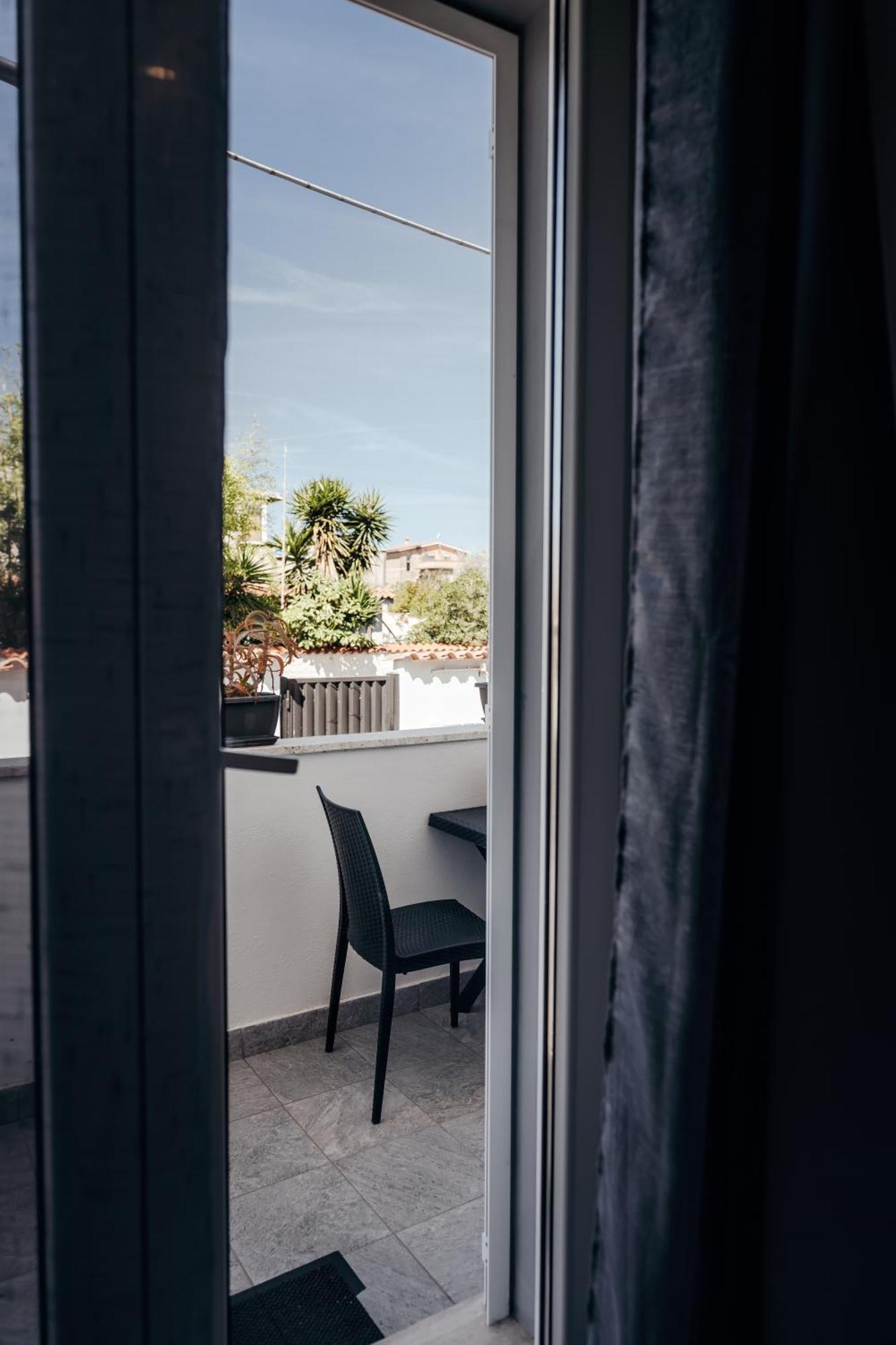 Capitani Guest House Fiumicino Extérieur photo